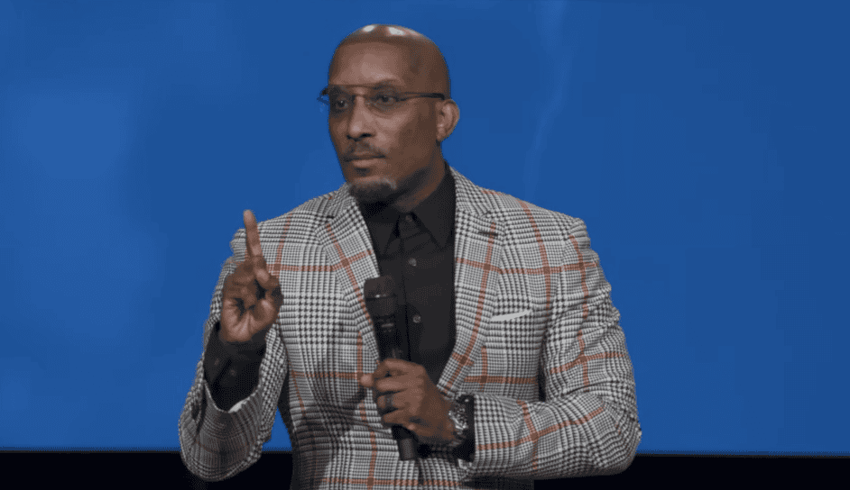 Dr. Dharius Daniels at Church of the King delivering his message, Wired To Win and Prepare 2025.